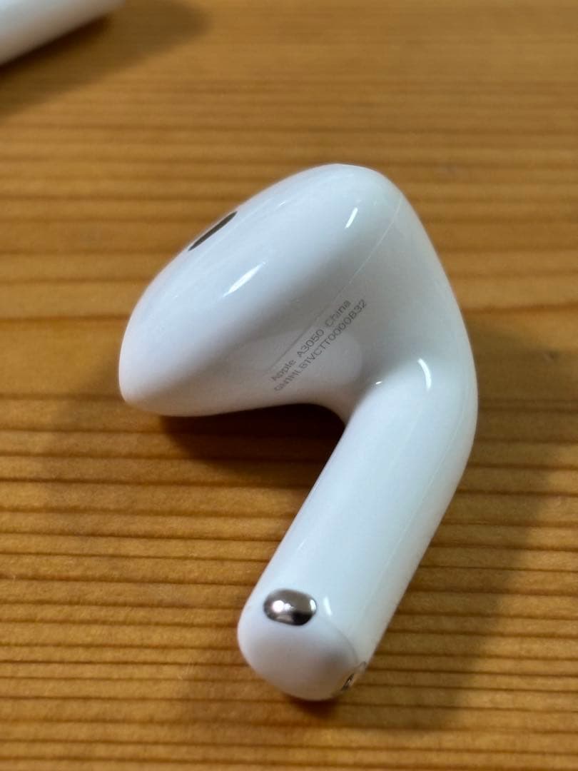 Apple AirPods 4 本体アクティブノイズキャンセリング非搭載モデル