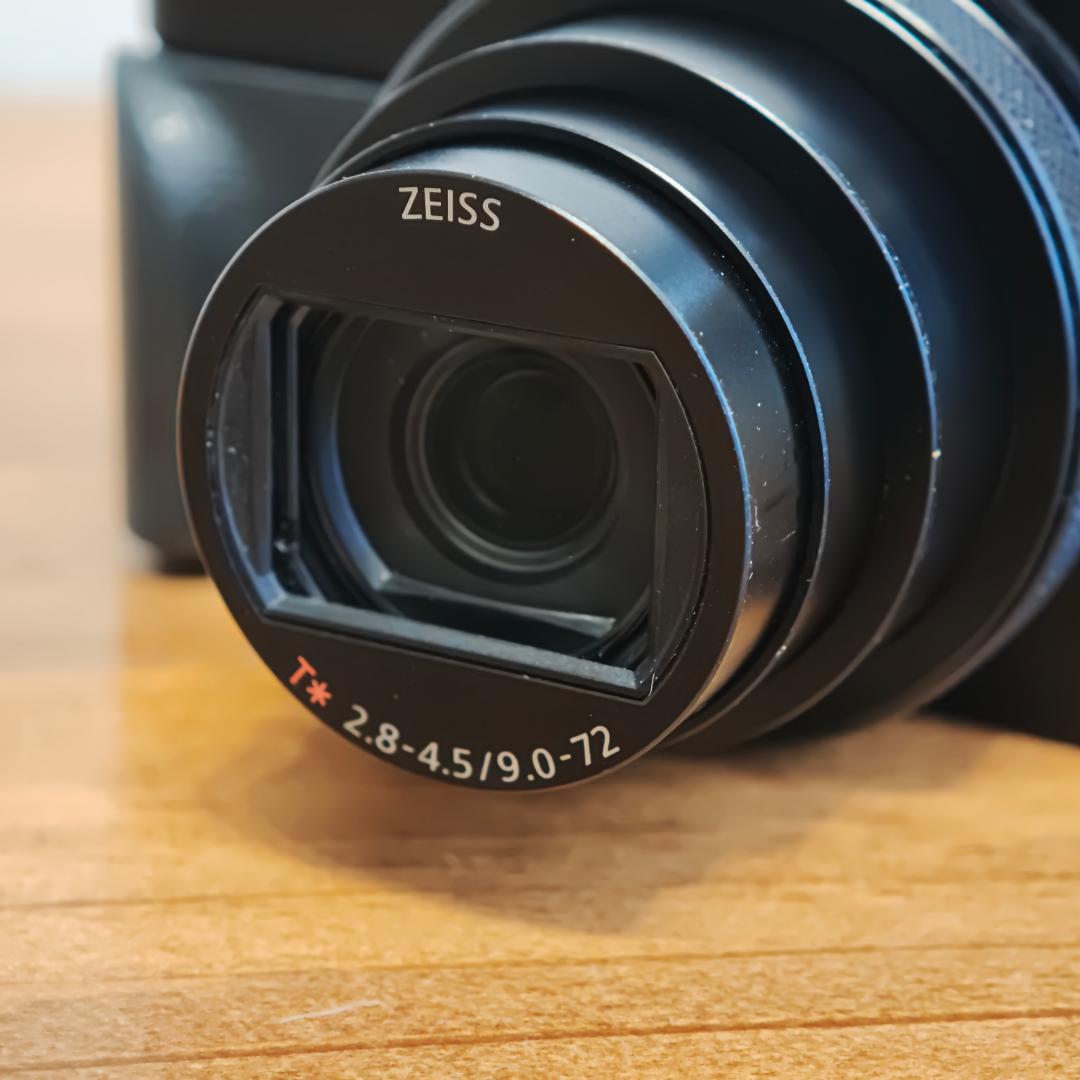 SONY Cyber-shot DSC-RX100M6 グリップ等オプション付