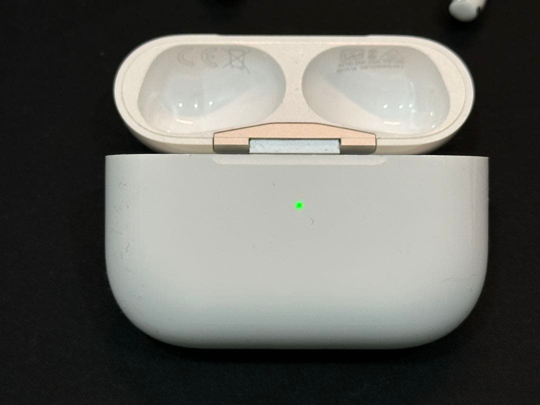AirPods (第1世代) 本体とワイヤレス充電ケース