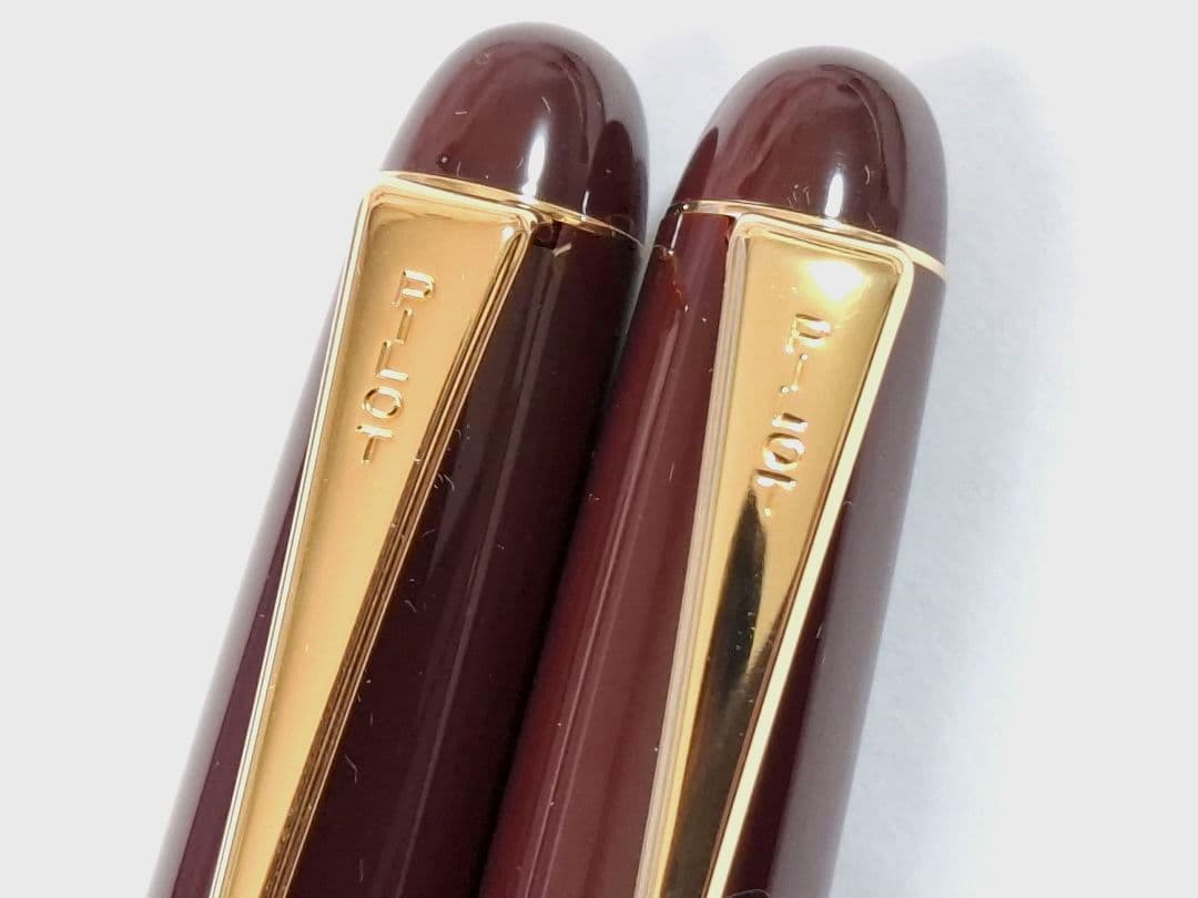 未使用　PILOT　Custom74 ボールペン　シャープペン　ディープレッド