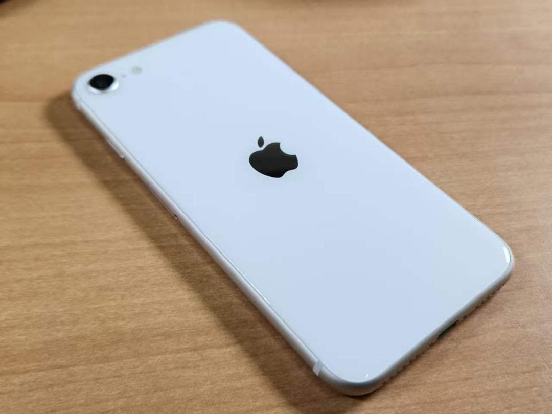 031900D iPhone SE A2782 64GB 第3世代