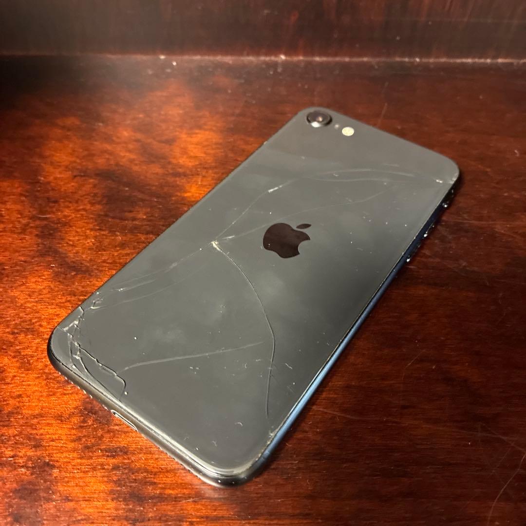 (￣・Θ・￣) 様　iPhoneSE 第2世代128GB S 傷あり