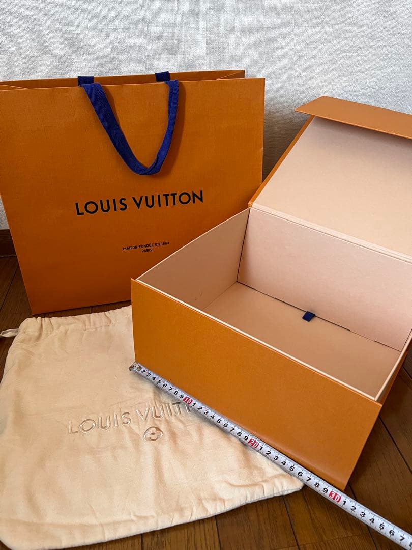 LOUIS VUITTON ギフト箱 大きめ 袋付き