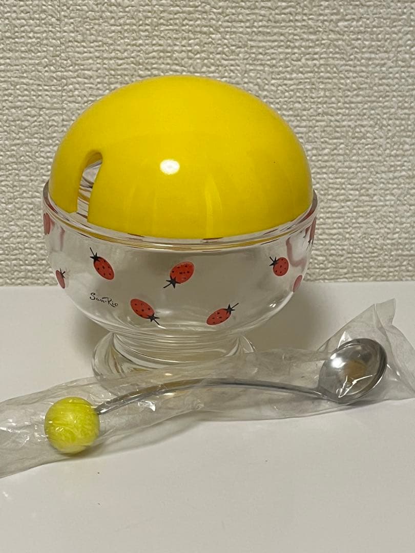 ⚫︎ 昭和レトロ サンリオ ストロベリーファンタジア　４点　カメイガラス　いちご