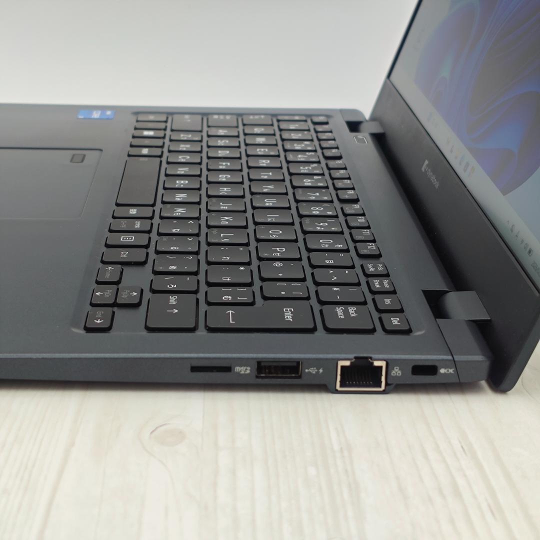 【整備済】新品液晶dynabook G83/KW 16/256GB 第12世代⑩