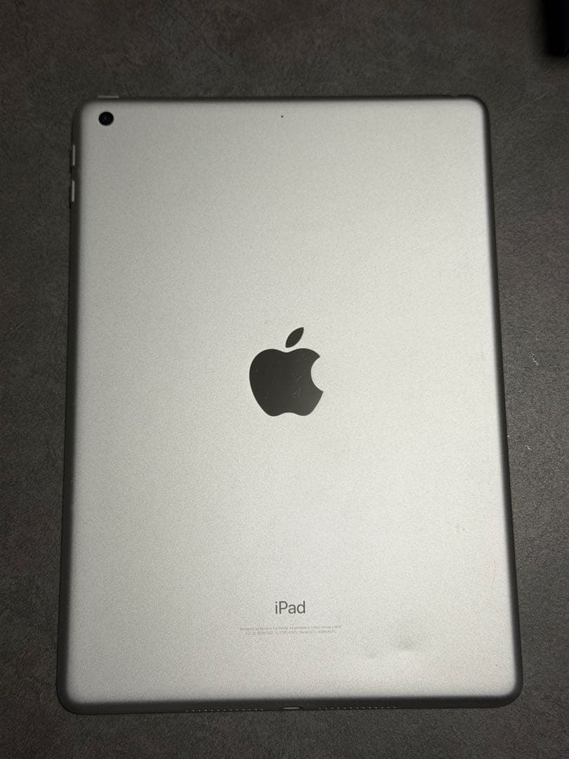 Apple iPad 第5世代 シルバー 32GB WiFiモデル