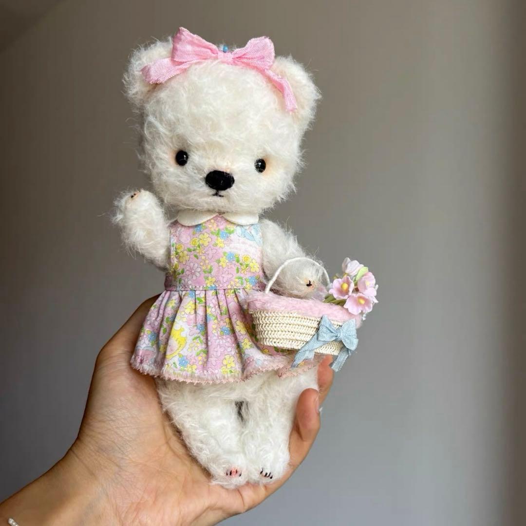 愛嬌がある白熊 アーティストベア 海外作家様 ハンドメイド テディベア 置物