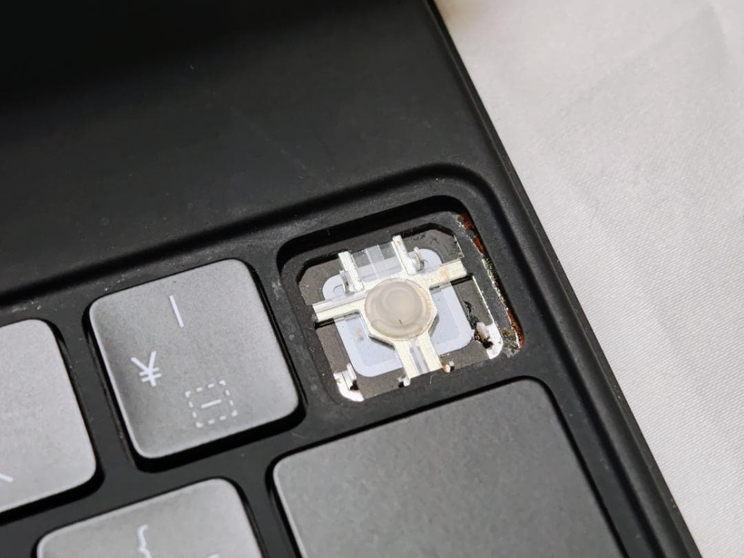 【ジャンク】iPad Pro 12.9 Magic Keyboard 第4世代