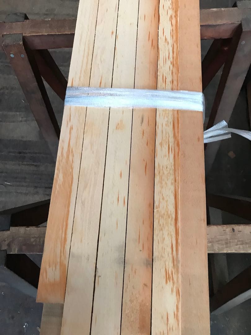 木曽ひのき角材　柾目赤身　70〜75cm×3.5cm程度×3.5cm程度　48本