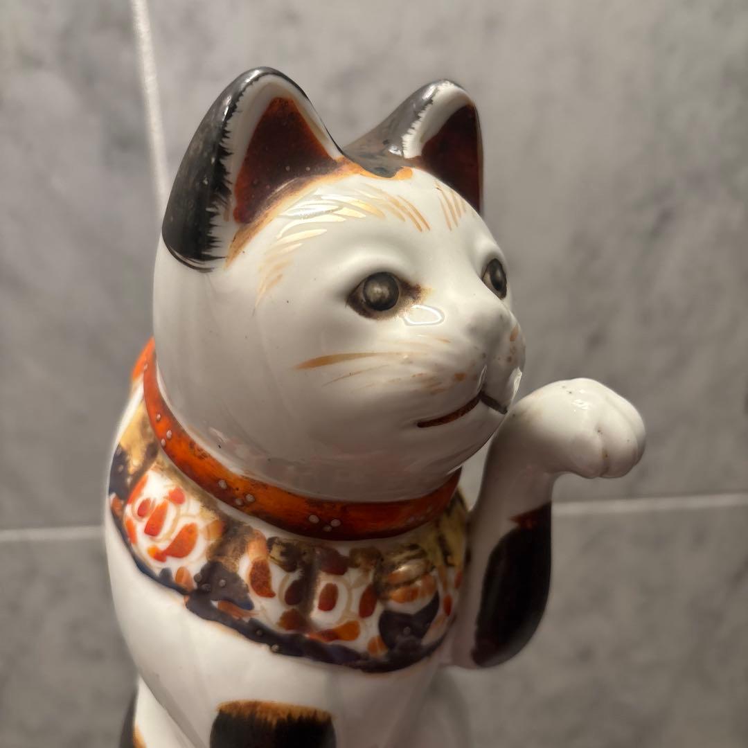 アンティーク明治時代妖艶な瞳や金彩の長いまつ毛、おヒゲで雰囲気抜群な招き猫