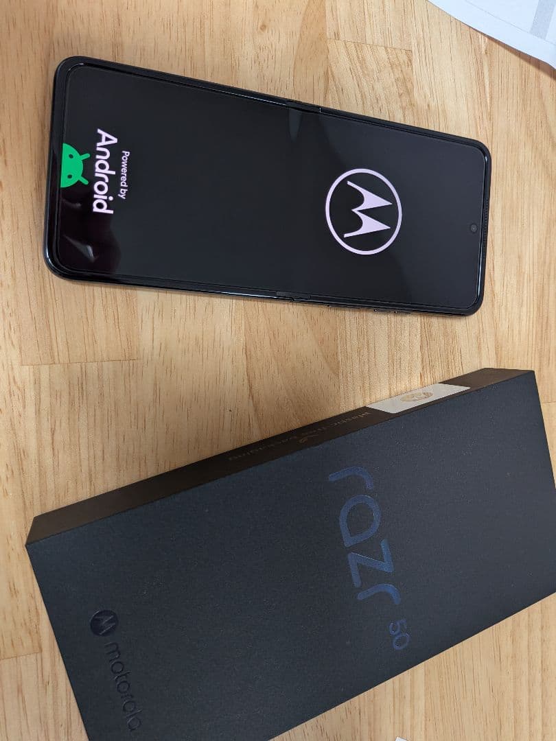 【おまけ付き】Motorola razr50 SIMフリー版12GB/512GB