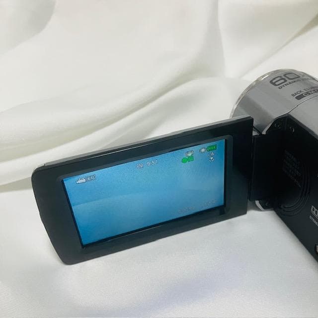 美品 JVC Everio ビデオカメラ GZ-E311 シルバー 60倍ズーム