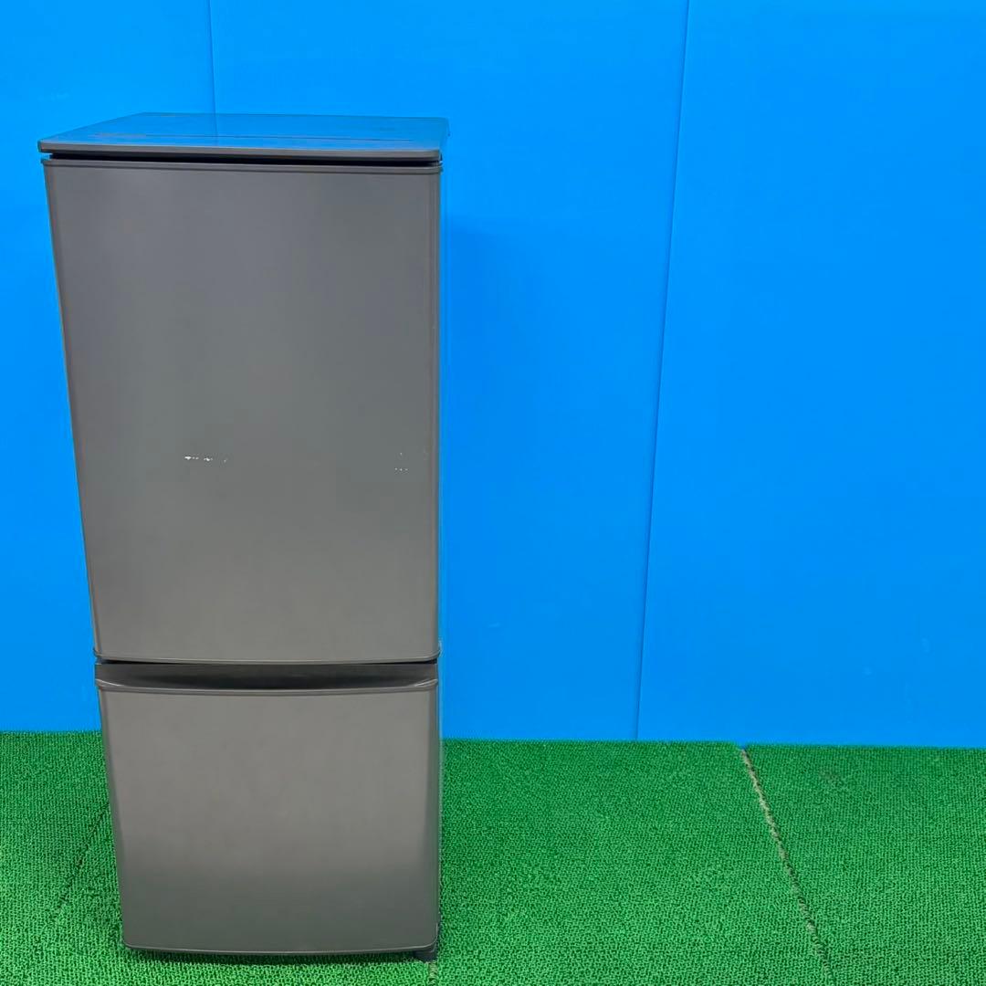 064 極美品　2023年製　三菱電機　146L 黒　冷蔵庫　新生活　保証込み