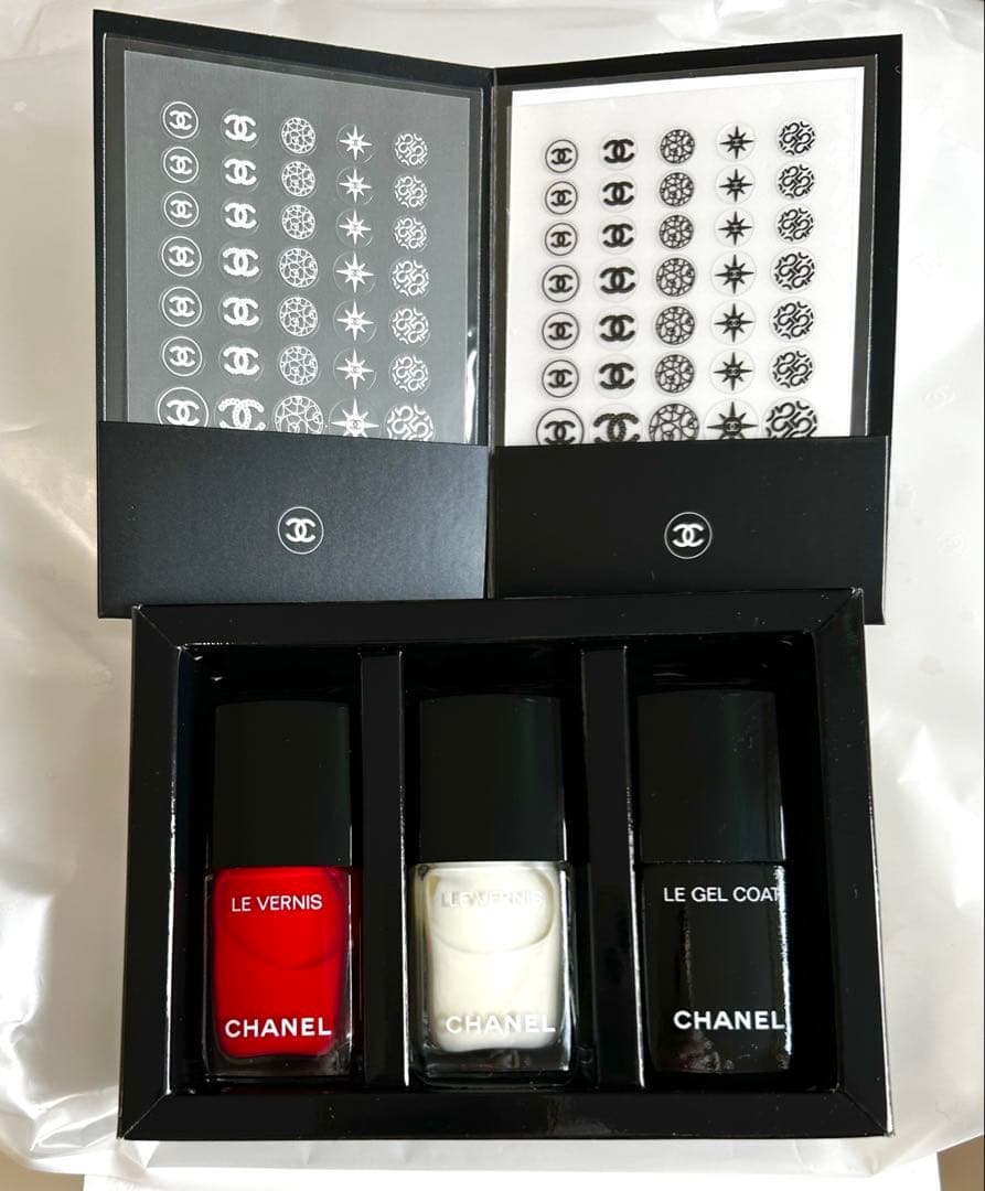 CHANEL ヴェルニセット ネイルステッカー付き　新品⭐︎未使用品⭐︎おまけ付き