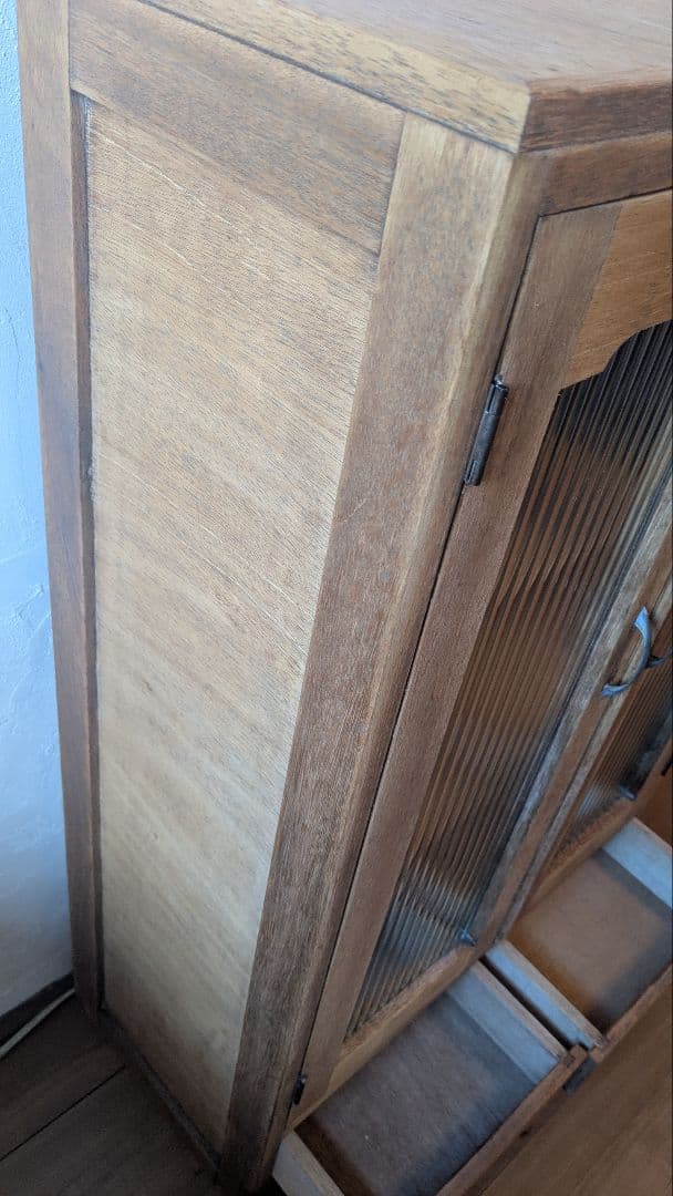アンティーク木製キャビネット　モールガラス