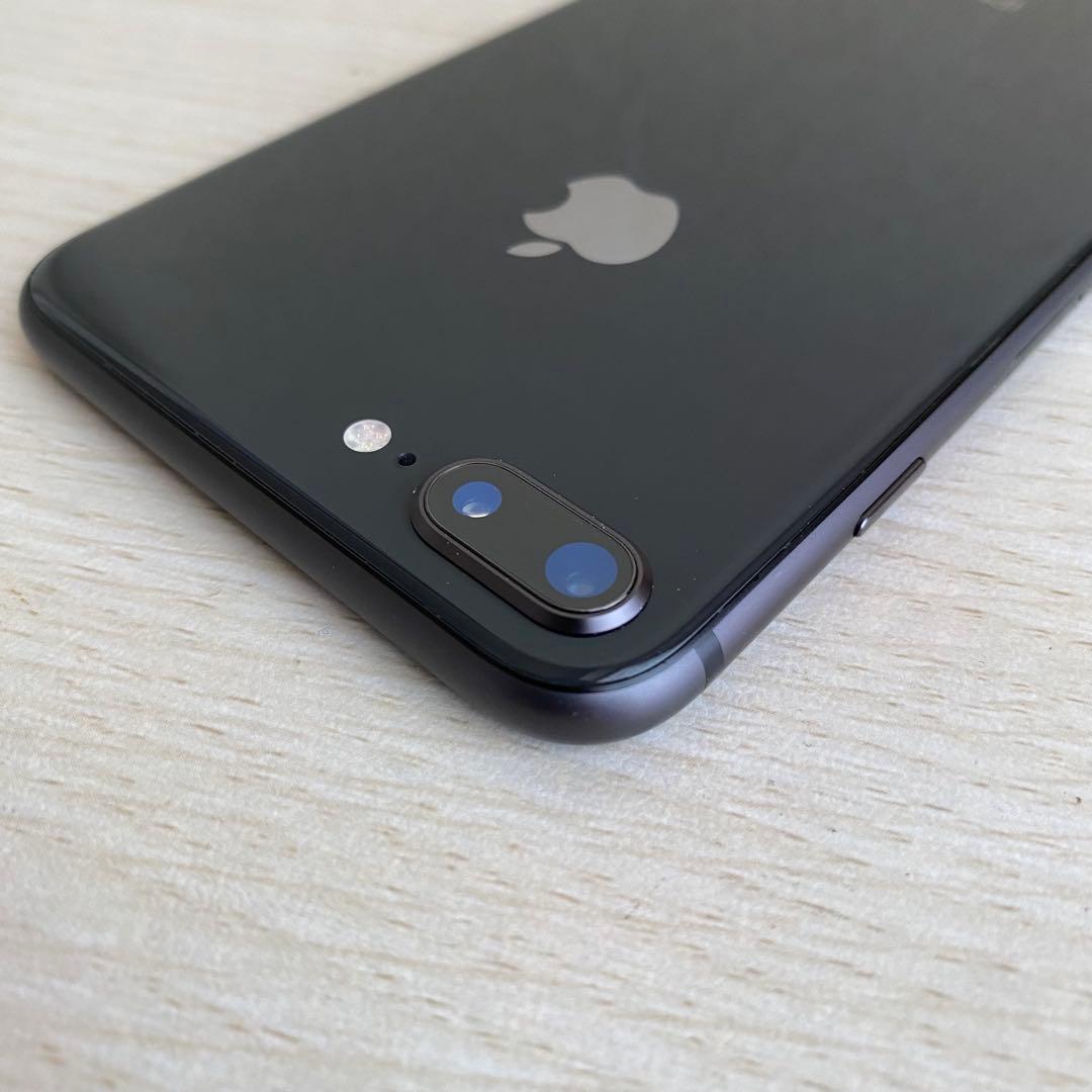 iPhone 8 Plus/Apple/スペースグレー