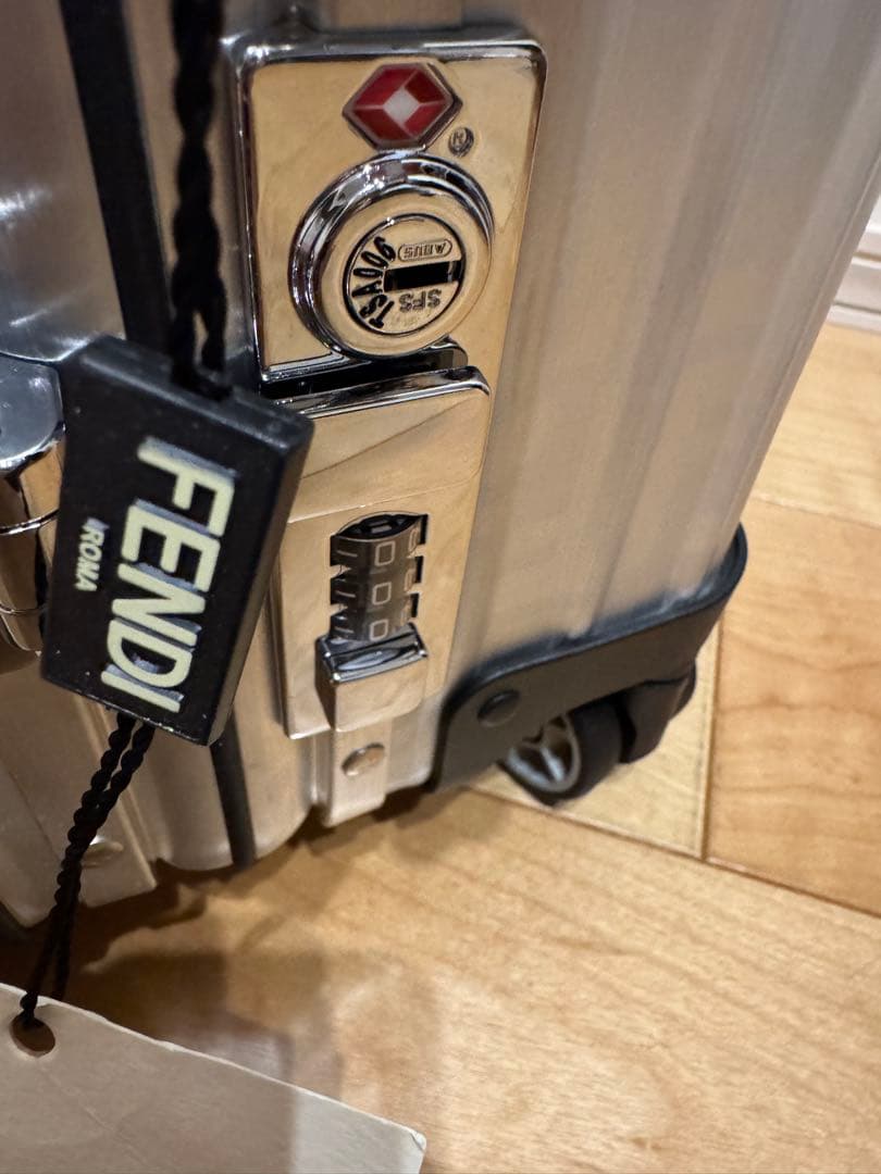 RIMOWAフェンディ　キャリーケース