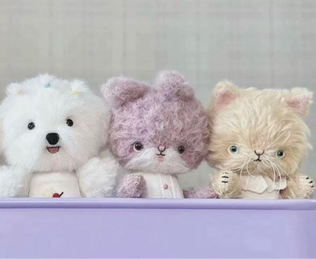 作家もの。ぬいぐるみ。ピンクの子うさぎ。