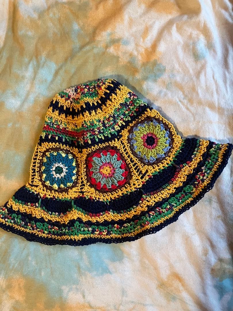 ハンドメイド☺︎グラニースクエア☺︎クロシェバケットチューリップハット☺︎カラフル