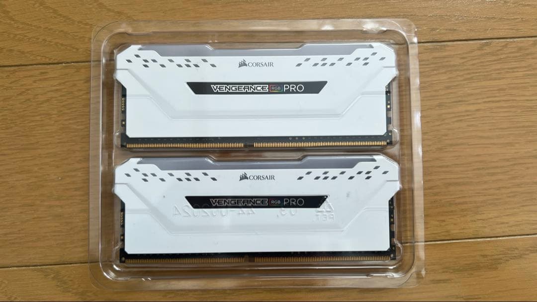 メモリー CORSAIR VENGEANCE RGB PRO 32GB (16GBx2)