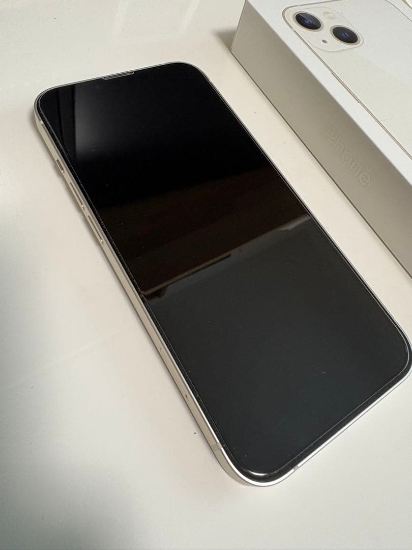 Apple iPhone 13 ホワイト 本体 ケース付き