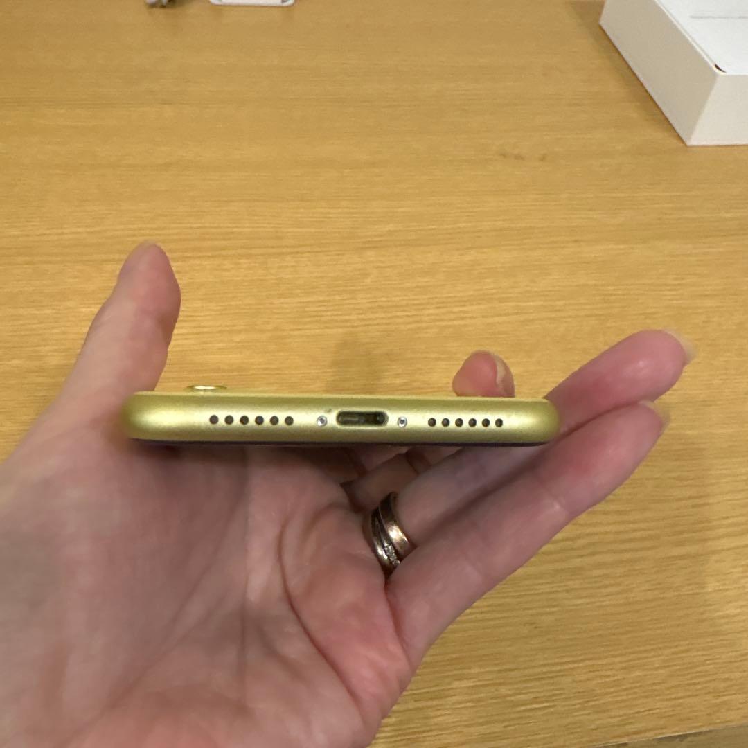 Apple iPhone 11 イエロー本体