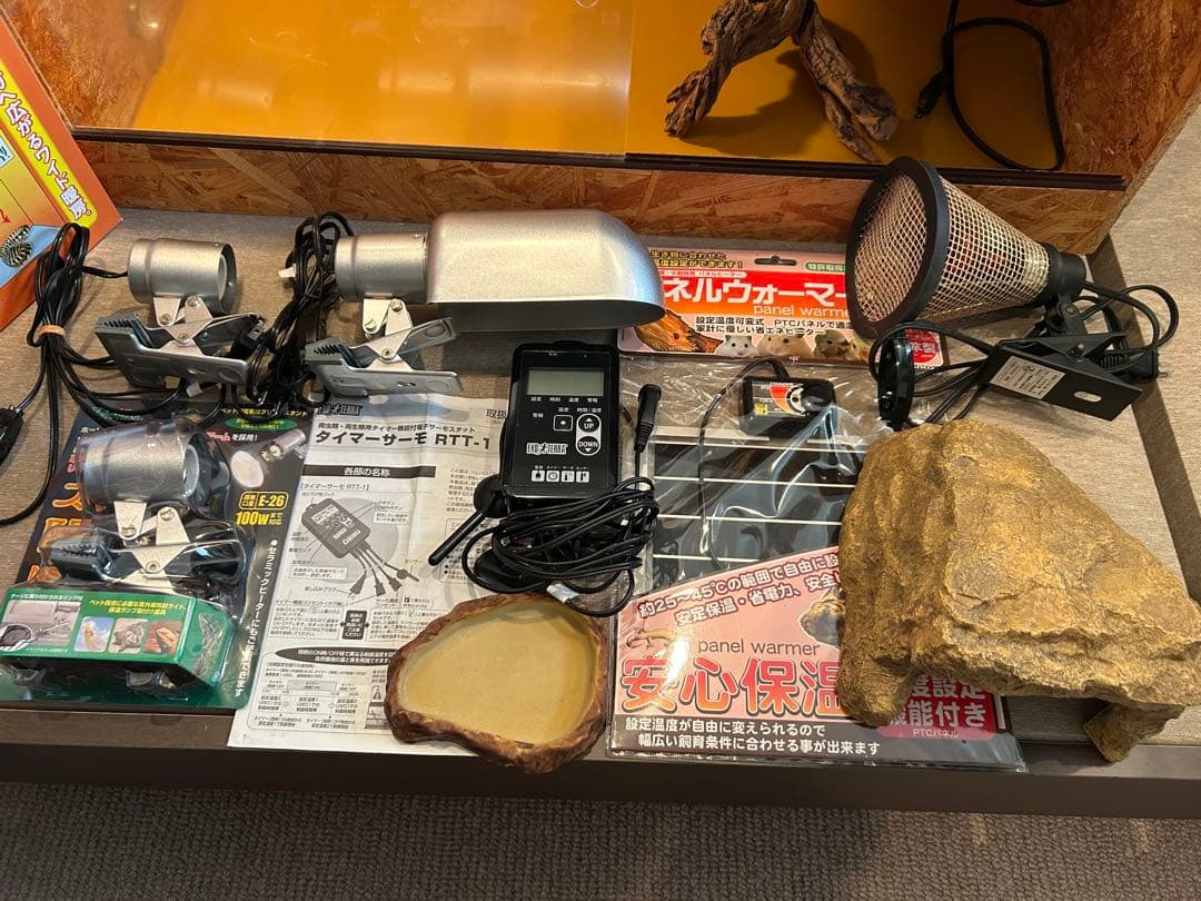 爬虫類飼育セット　木製ゲージ
