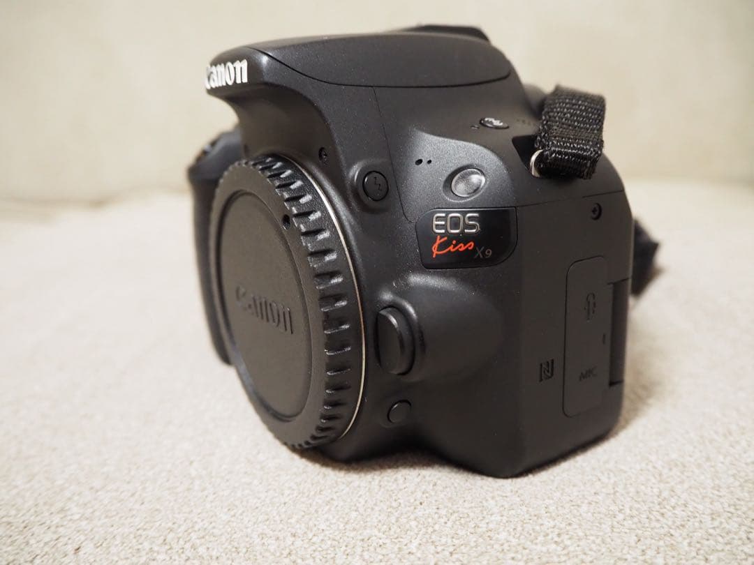 Canon EOS Kiss X9：18-55mmレンズ、新品バッテリー付き