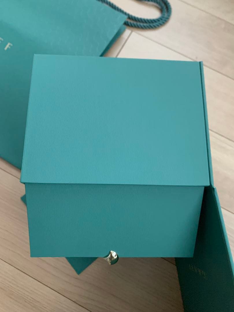 graff box グラフGRAFF グリーン ギフトボックスセットピアスケース