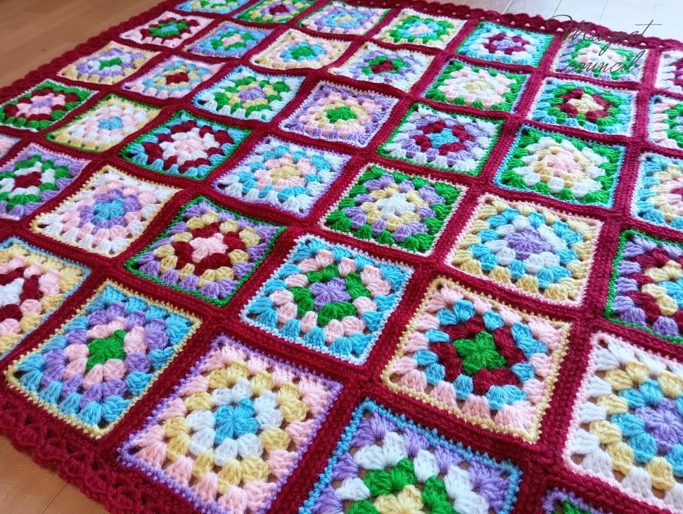 ハンドメイド グラニースクエアブランケット（レッド）