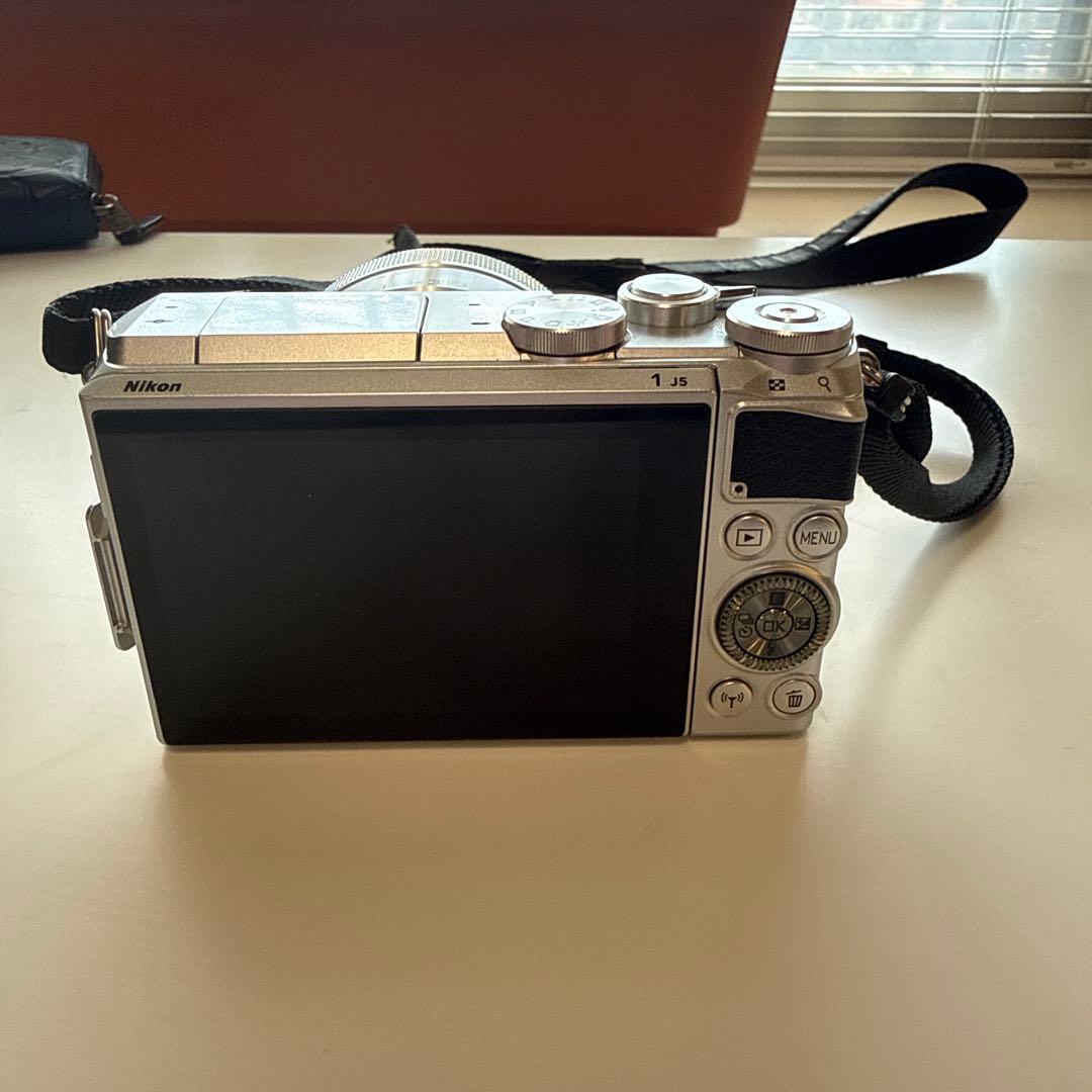 Nikon 1 j5NIKKOR 10-30mm ジャンク品