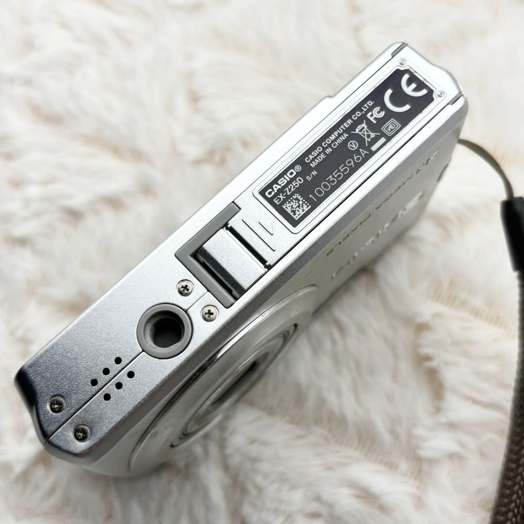 動作良好 CASIO EXILIM EX-Z250 シルバー