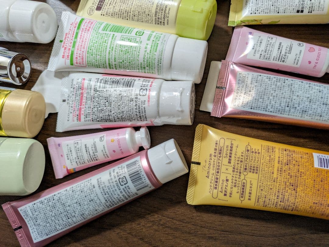 ハンドケア　コスメ大量ぼっくす