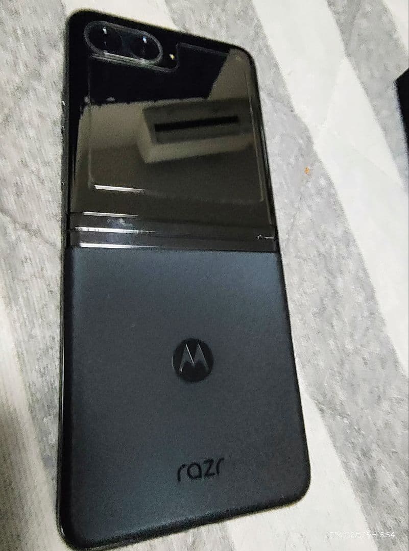 スマートフォン本体 Motorola razr40Ultra