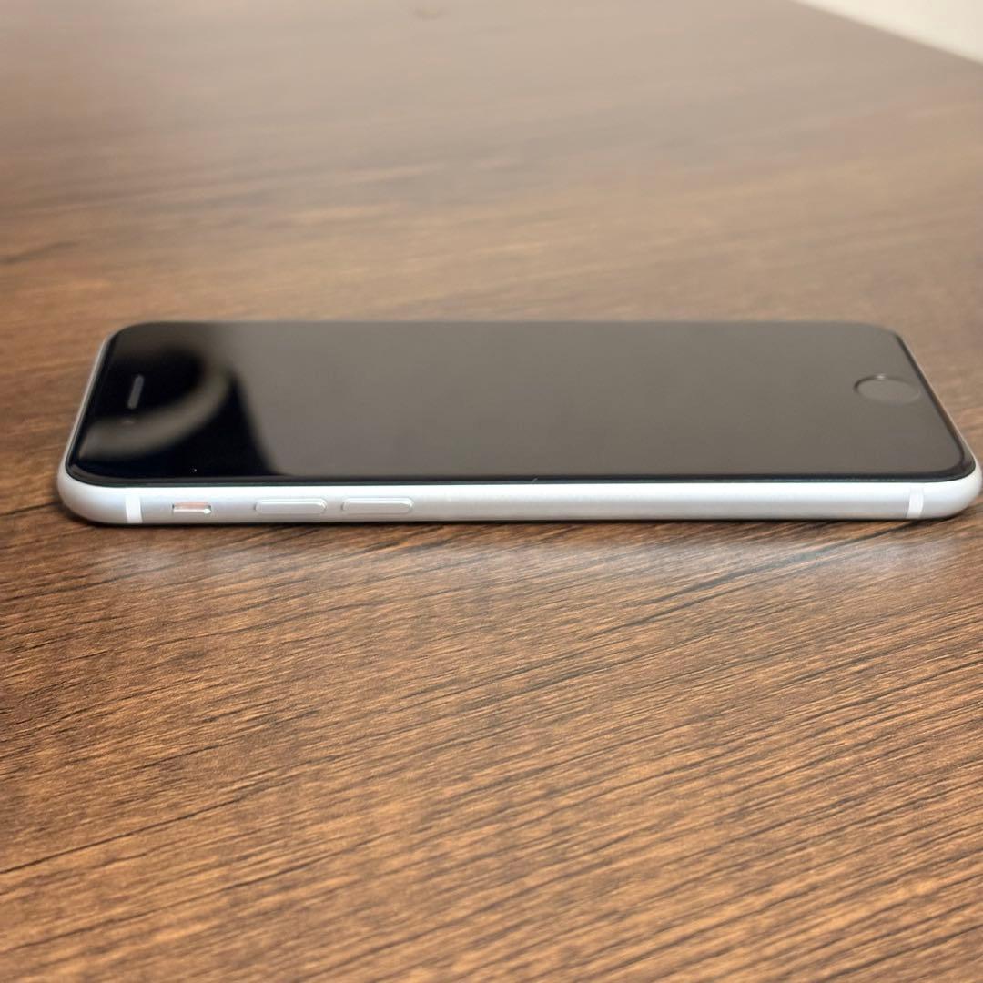 【超美品】iPhone SE2 ホワイト SIMフリー 64GB