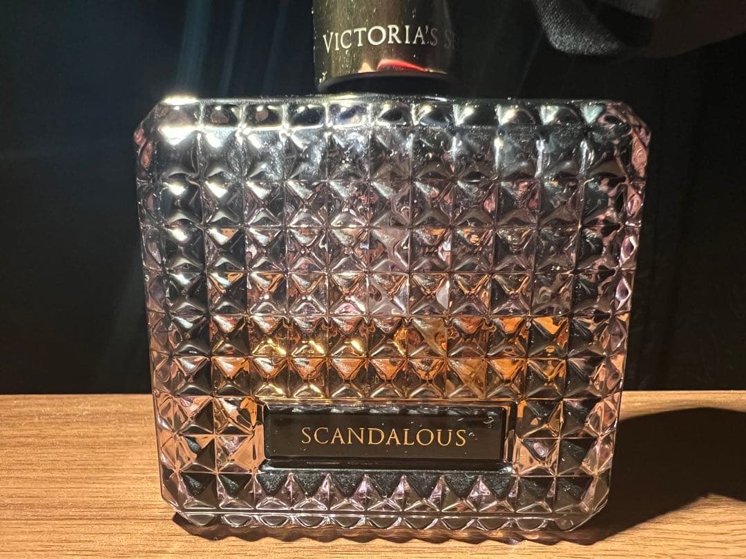 【入手困難】ヴィクトリアシークレット スキャンダラス 50ml
