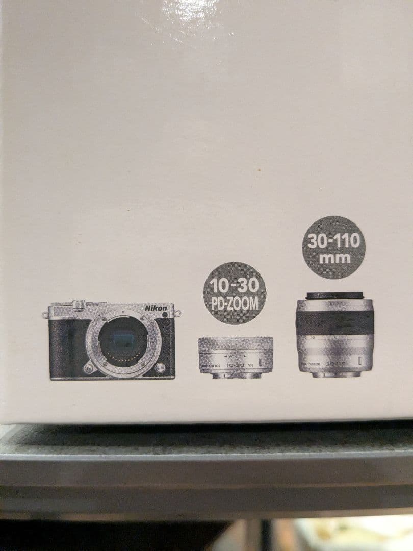 Nikon1J5ダブルズームキット　ミラーレス10-30mm、30-110mm