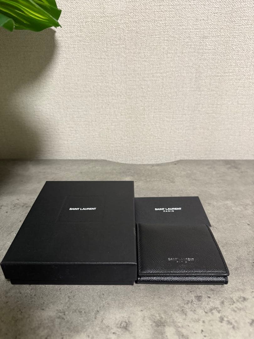 SAINT LAURENT ブラックケース