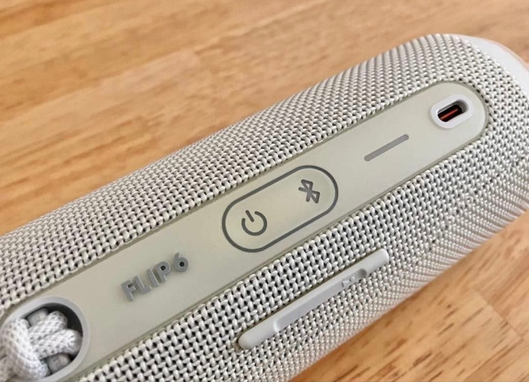 木*依様 JBL flip6 ホワイト
