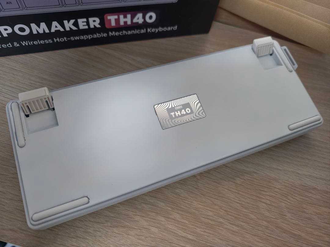 EPOMAKER TH40 Flamingo軸 40%キーボード