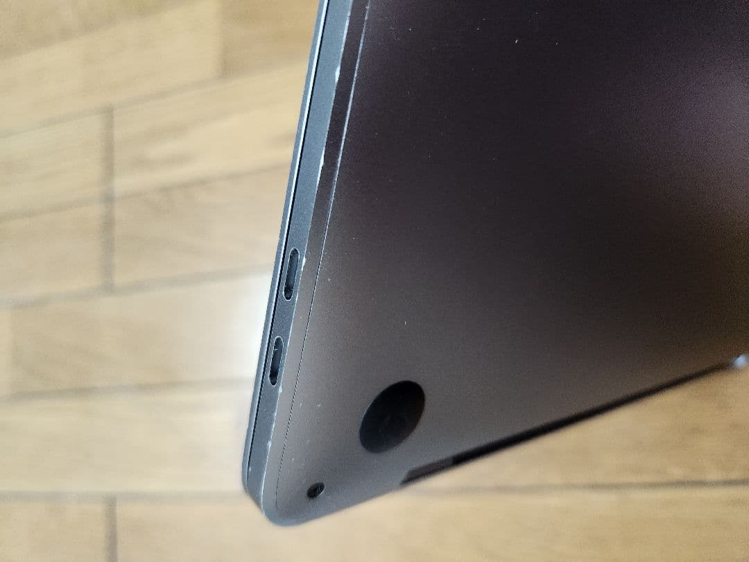 Apple MacBook Pro (2022) 13.3インチ
