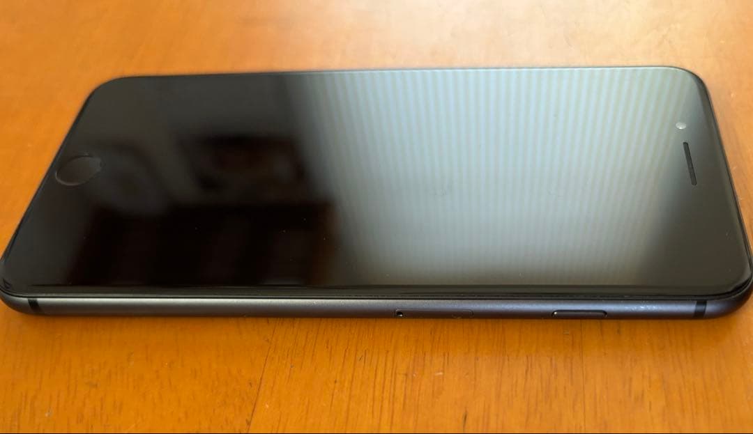 iPhone8Plus ブラック　64G