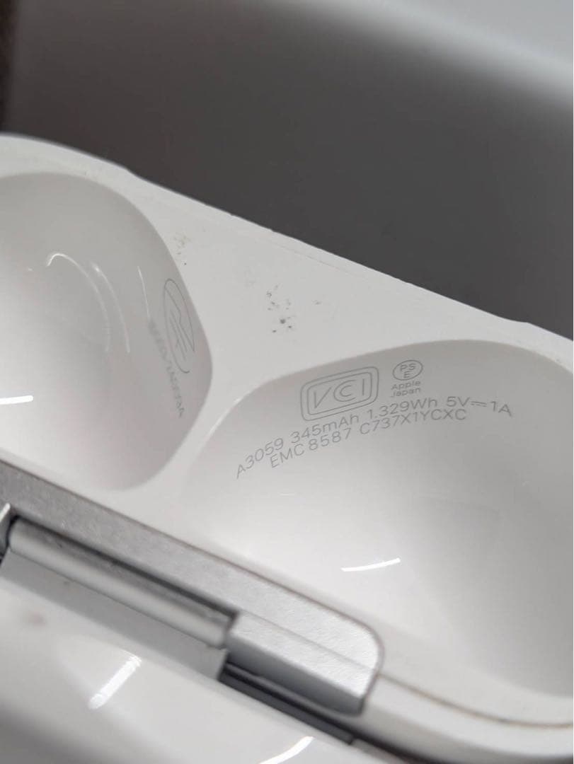 Apple AirPods 第4世代 充電ケースのみ 891