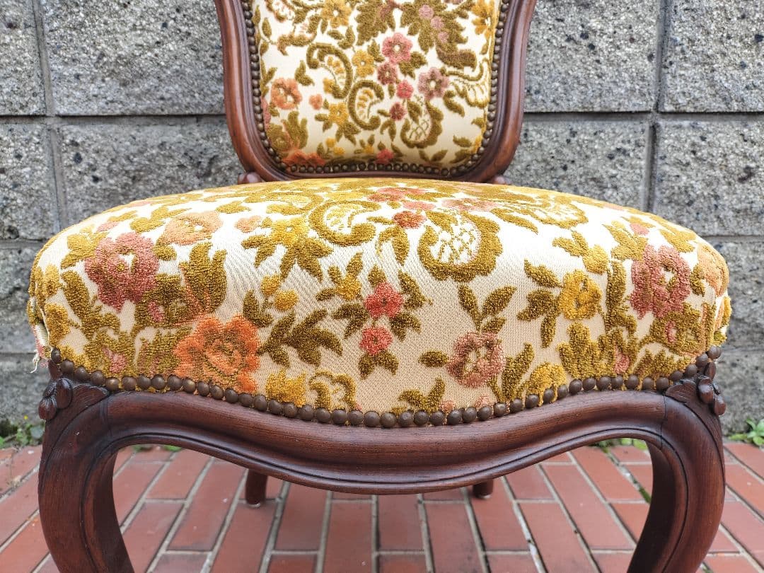 アンティーク　フランス　猫足　花柄　刺繍　木製椅子　チェア