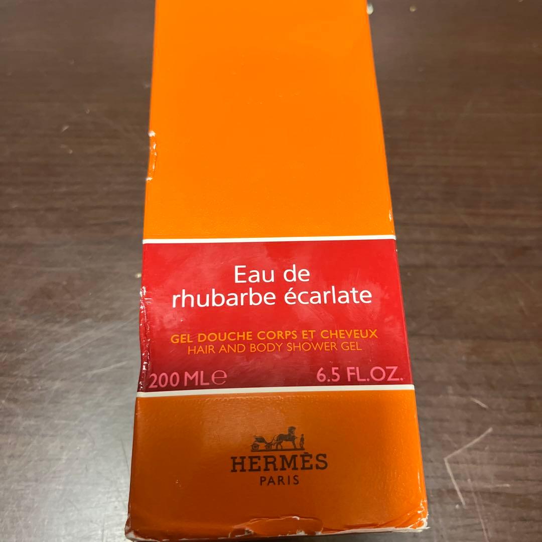 HERMÈS Eau de rhubarbe écarlate ボディソープ