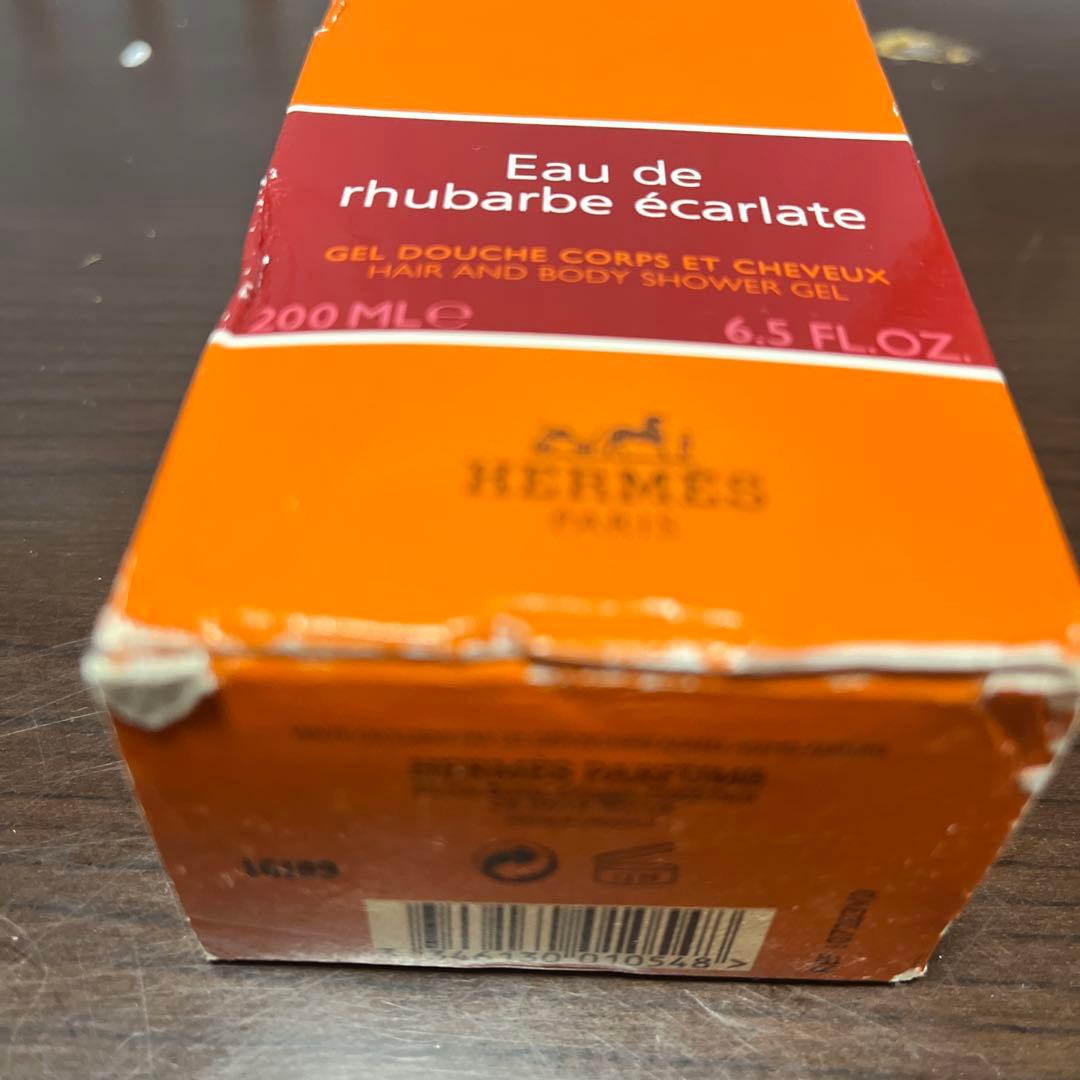 HERMÈS Eau de rhubarbe écarlate ボディソープ