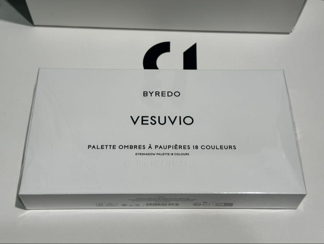 BYREDO VESUVIO アイシャドウパレット