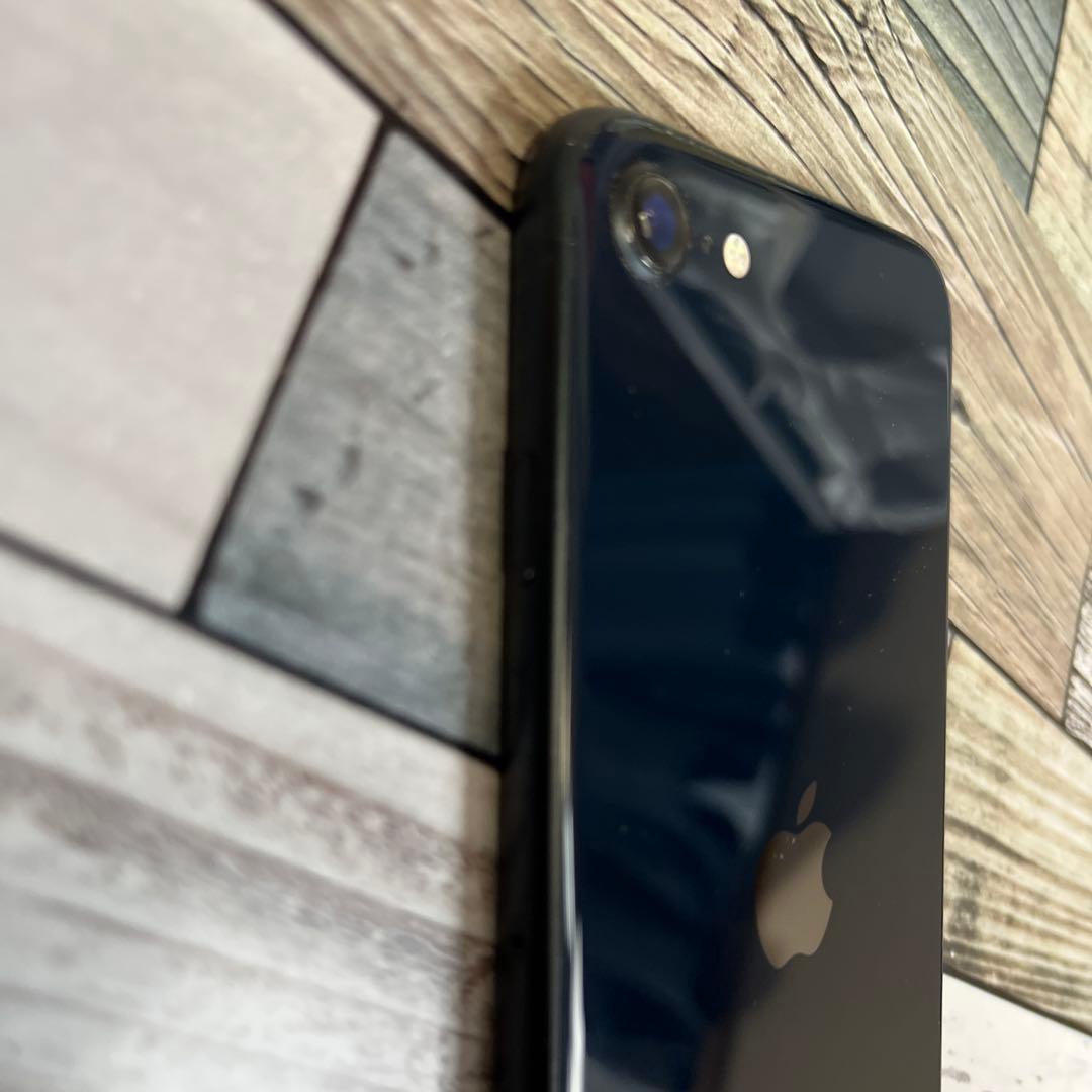 iPhone SE第三世代　64GB ケース付き