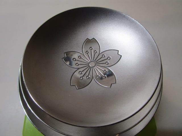 大蔵大臣　造幣局／純銀杯　三ツ重　桜 205g