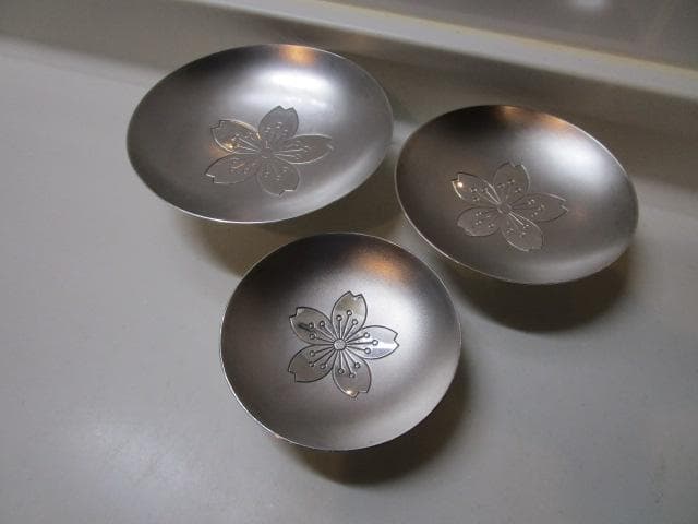 大蔵大臣　造幣局／純銀杯　三ツ重　桜 205g